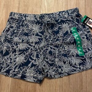 NWT Leaf Pattern Linen Blend Shorts